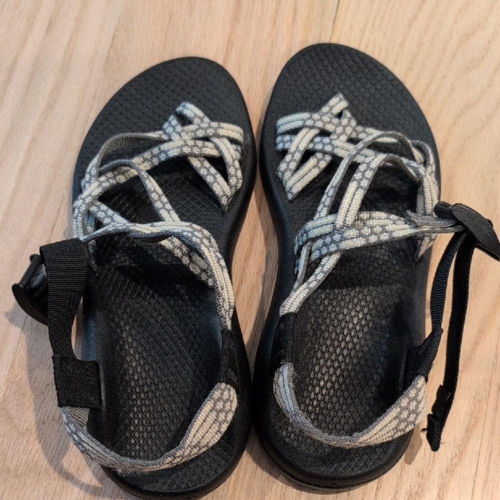 Chaco Size 7 Cream, Black and Gray Sandals
